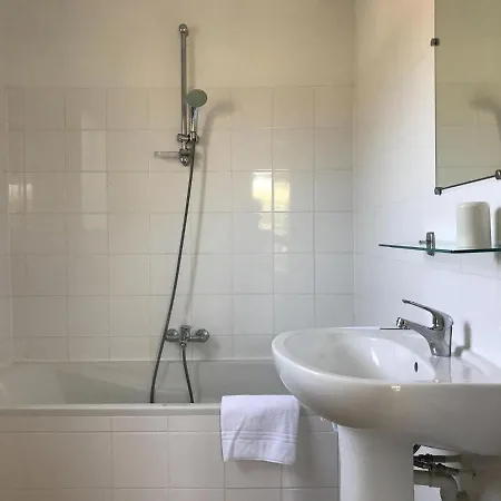 In With Pool & Golf Access 度假居 *