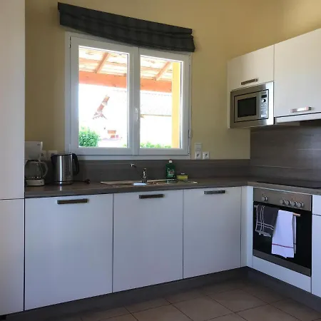 In With Pool & Golf Access 度假居 Les Forges (Deux-Sevres)