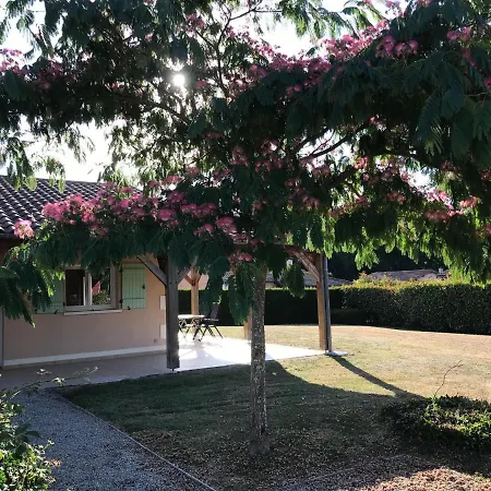 Сasa de vacaciones In With Pool & Golf Access Les Forges (Deux-Sevres)